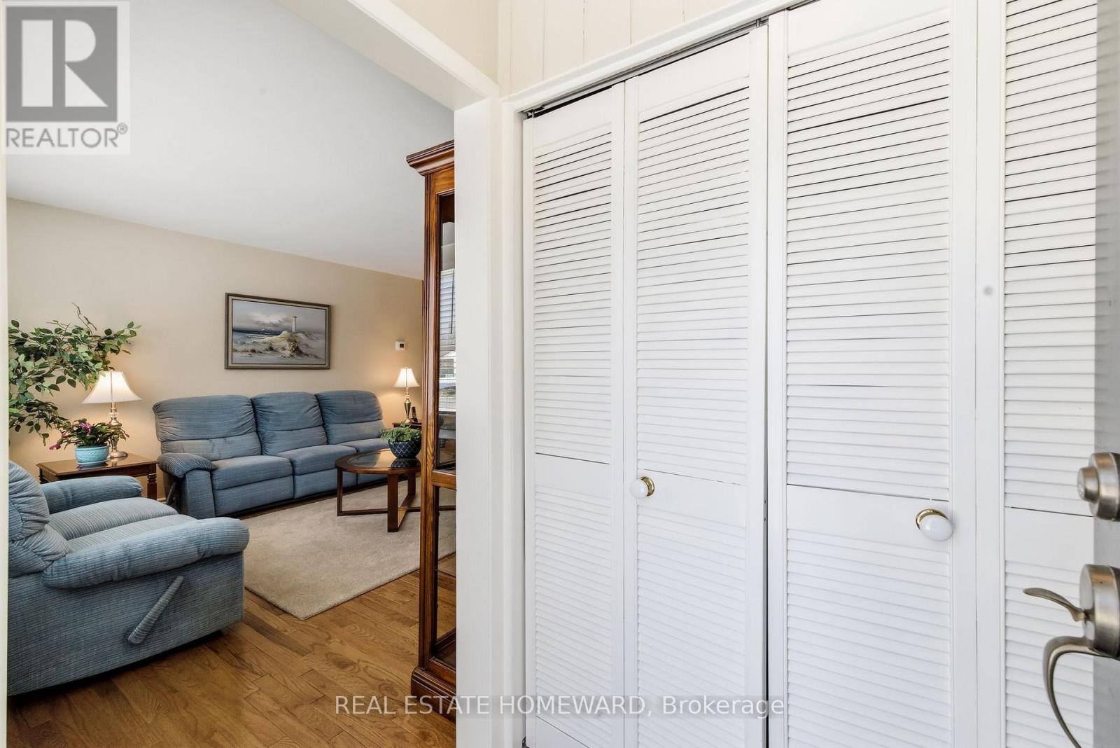 4 Wayne Crescent, Quinte West, ON - Indoor