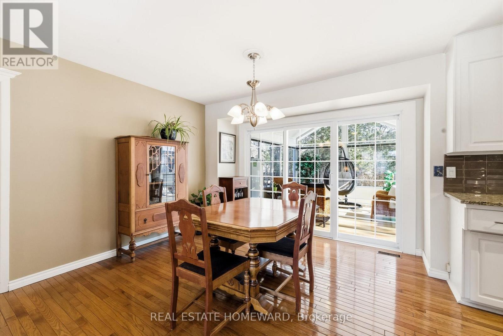 4 Wayne Crescent, Quinte West, ON - Indoor Photo Showing Dining Room