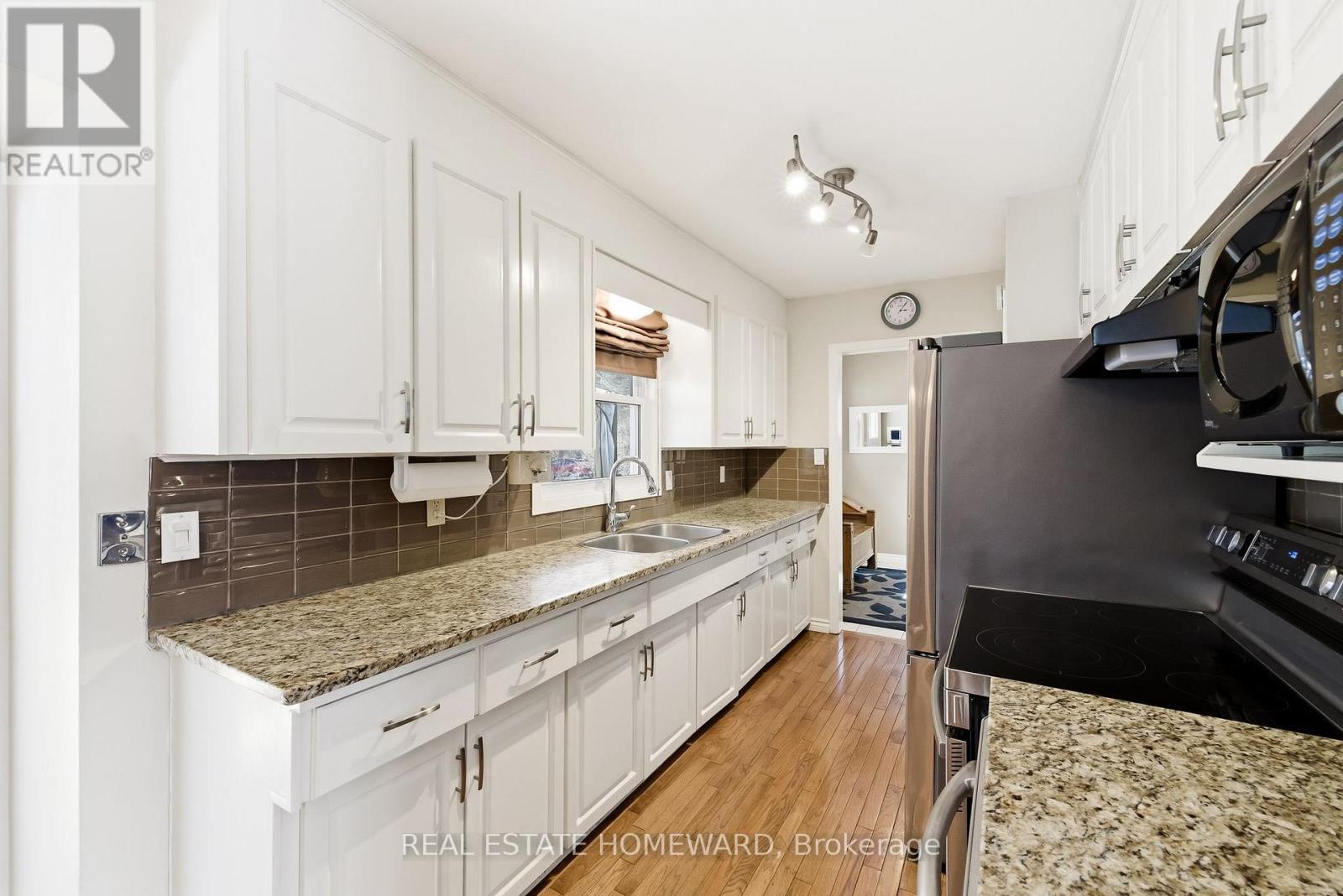 4 Wayne Crescent, Quinte West, ON - Indoor Photo Showing Kitchen With Double Sink