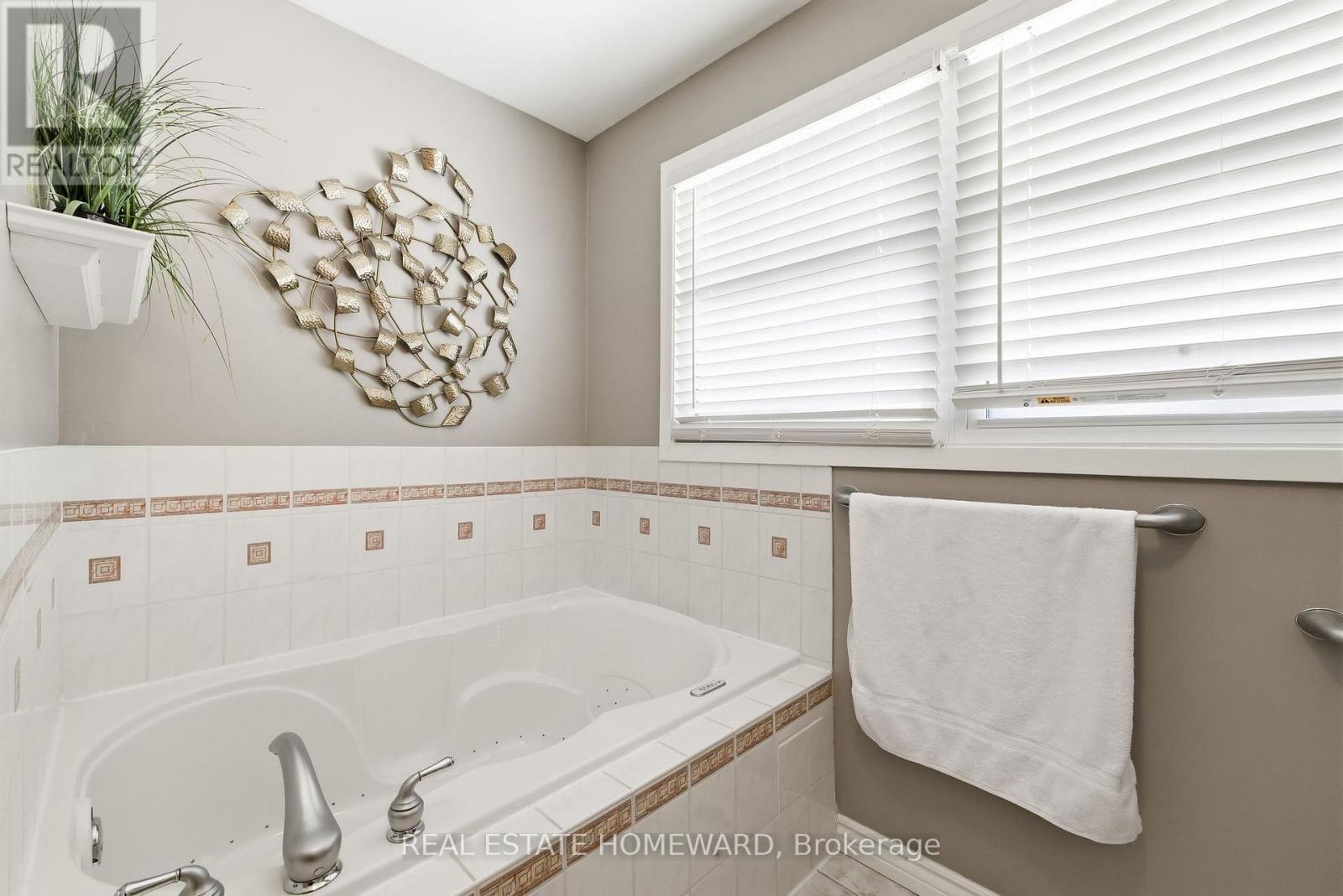 4 Wayne Crescent, Quinte West, ON - Indoor Photo Showing Bathroom