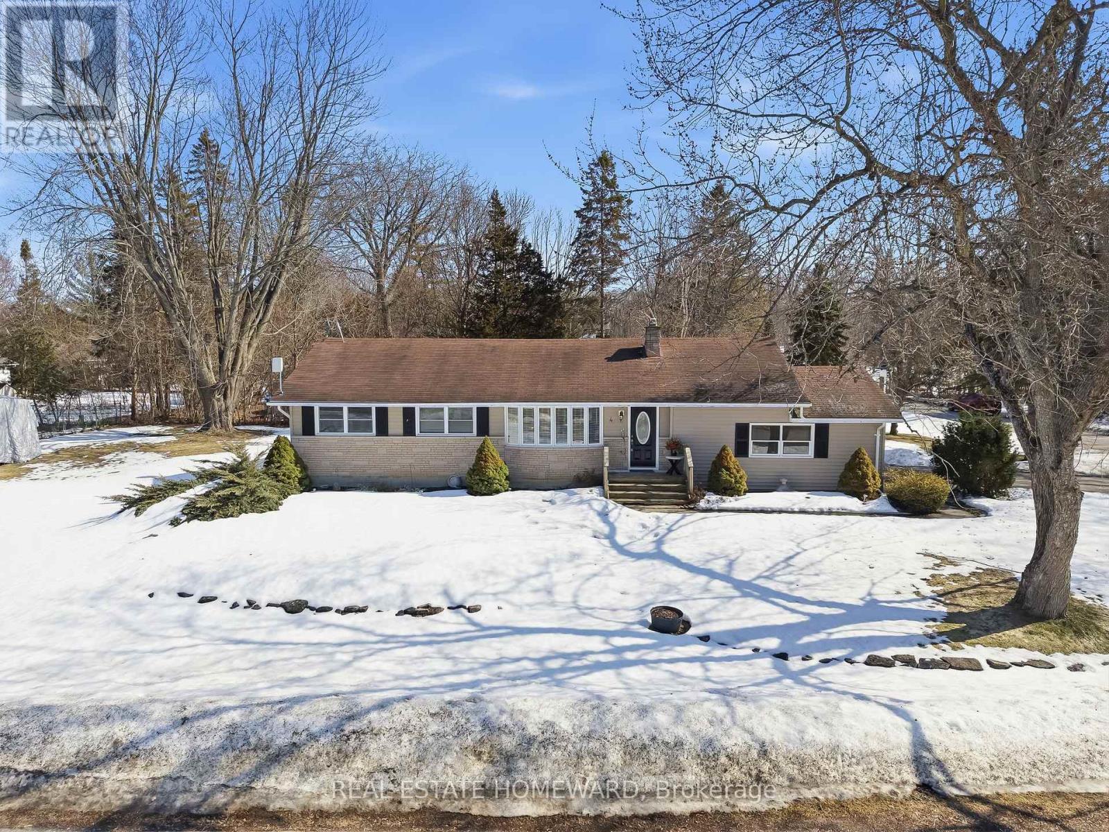 4 Wayne Crescent, Quinte West, ON - Outdoor