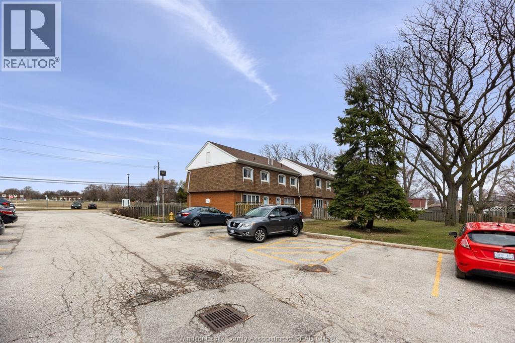 5557 Coronation, Windsor, ON - Outdoor