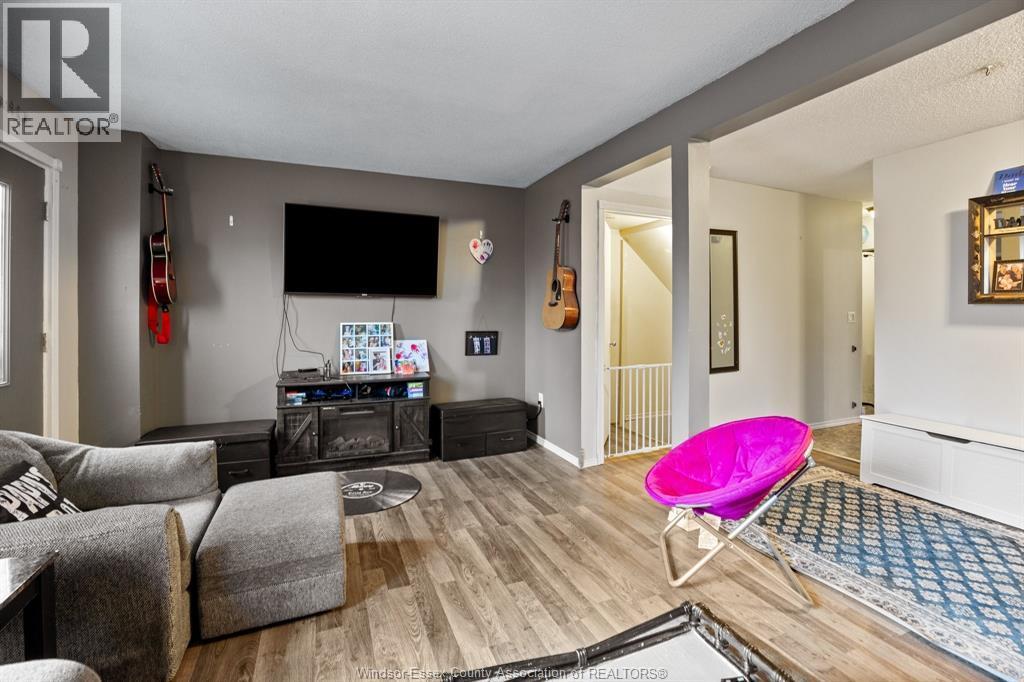 5557 Coronation, Windsor, ON - Indoor Photo Showing Other Room