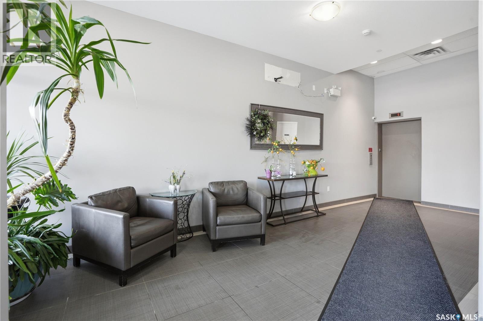 311 227 Pinehouse Drive, Saskatoon, SK - Indoor Photo Showing Other Room