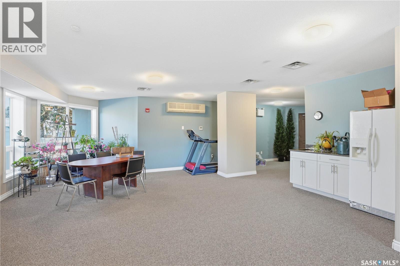 311 227 Pinehouse Drive, Saskatoon, SK - Indoor