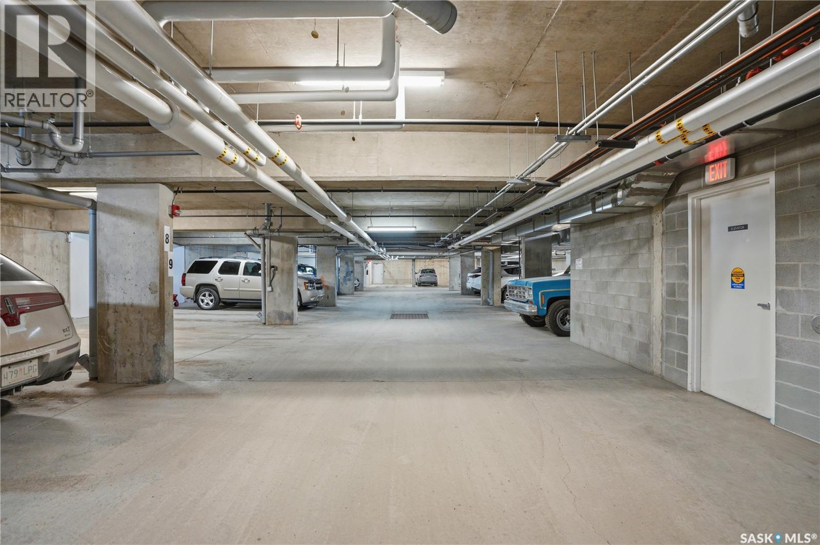 311 227 Pinehouse Drive, Saskatoon, SK - Indoor Photo Showing Garage