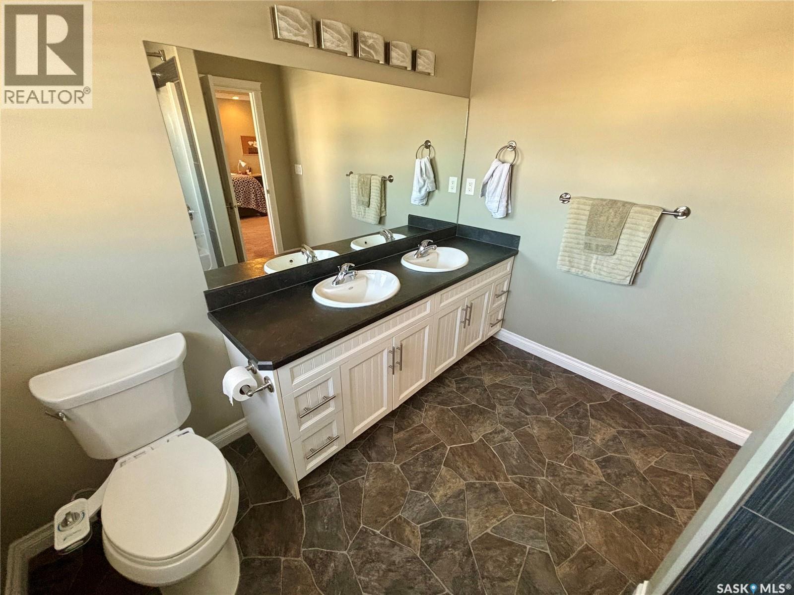104 Atton Crescent, Saskatoon, SK - Indoor Photo Showing Bathroom