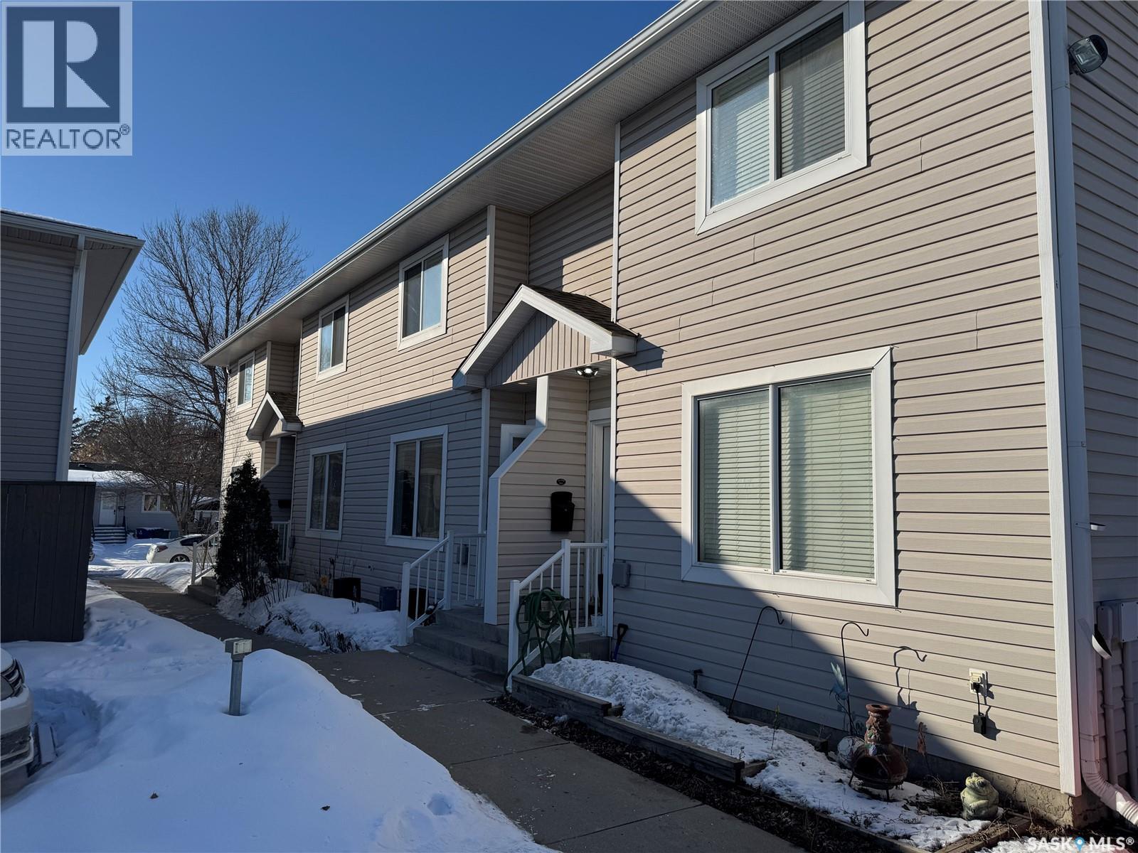 2 802 K Avenue N, Saskatoon, SK - Outdoor With Exterior