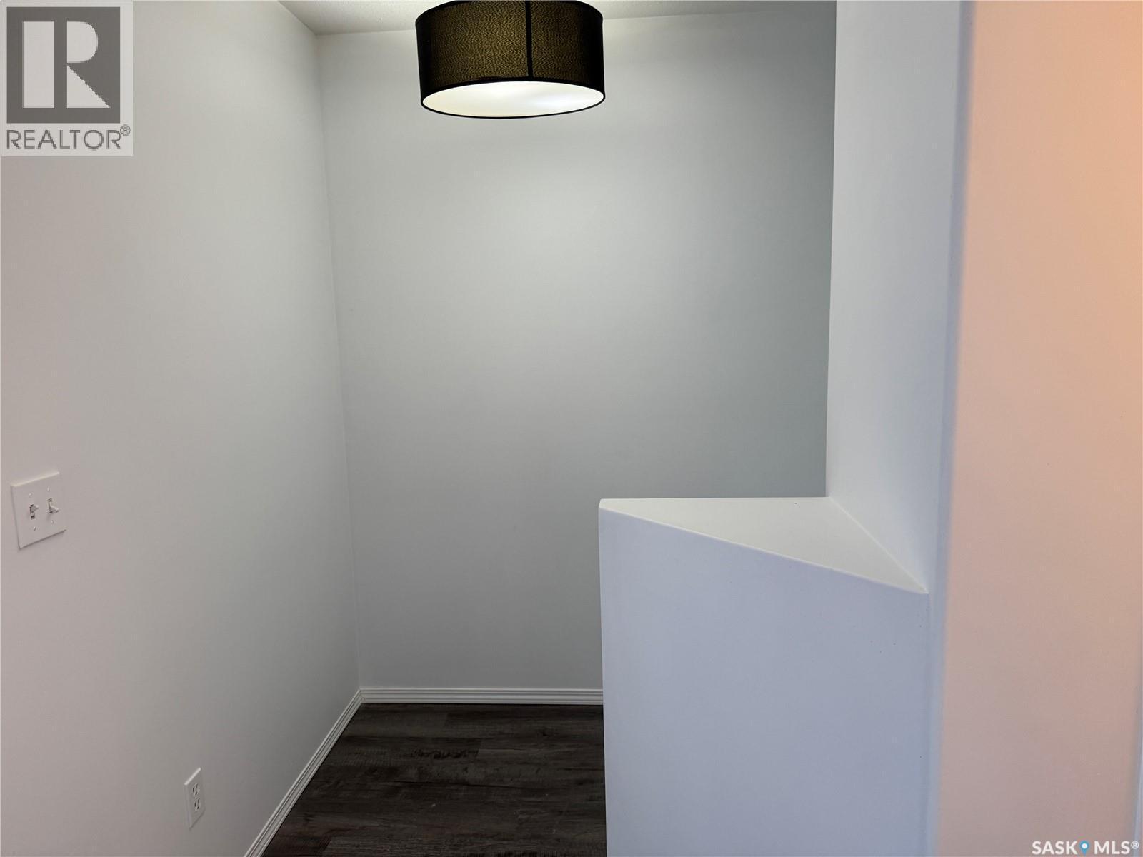 2 802 K Avenue N, Saskatoon, SK - Indoor Photo Showing Other Room