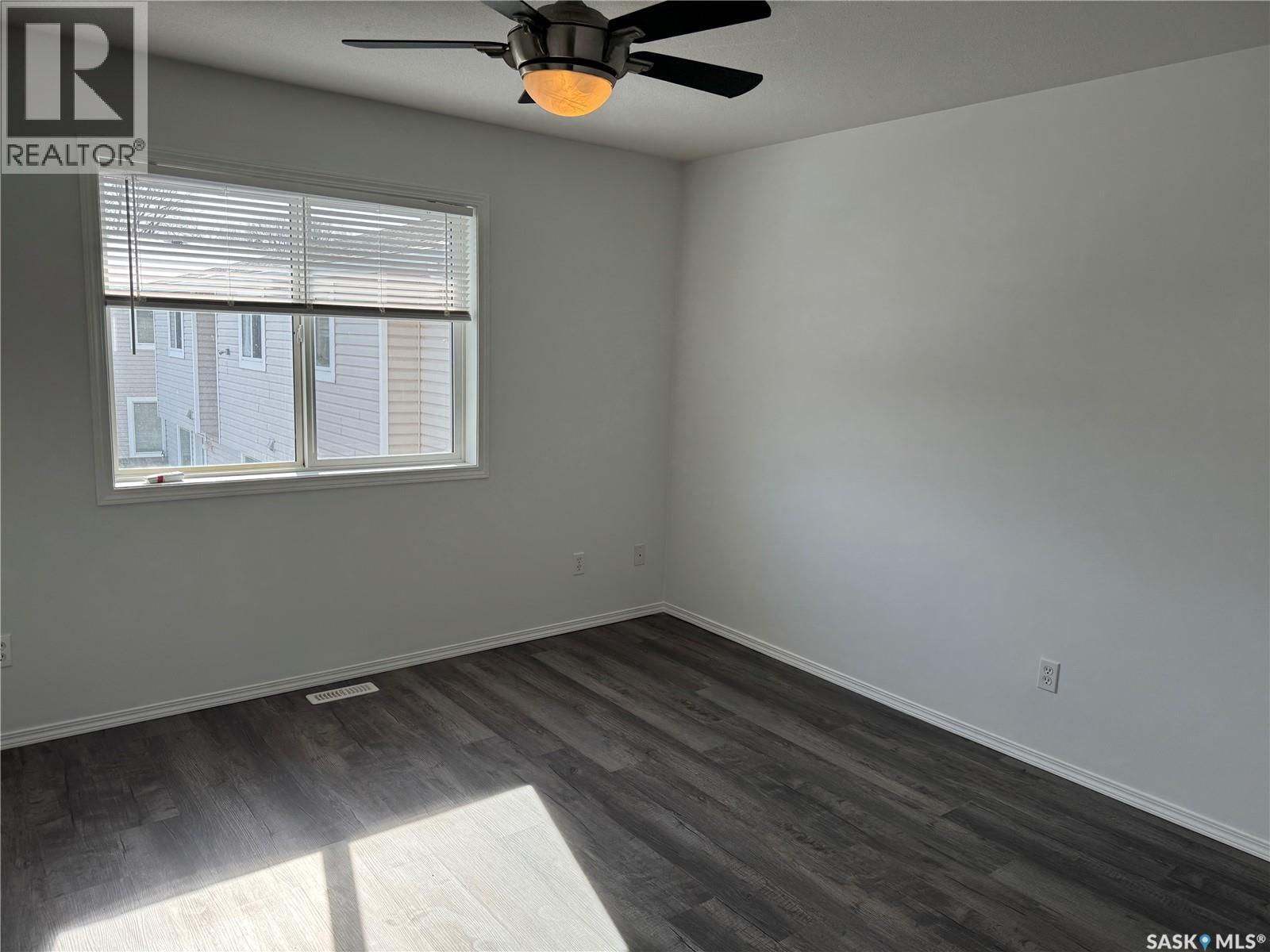 2 802 K Avenue N, Saskatoon, SK - Indoor Photo Showing Other Room