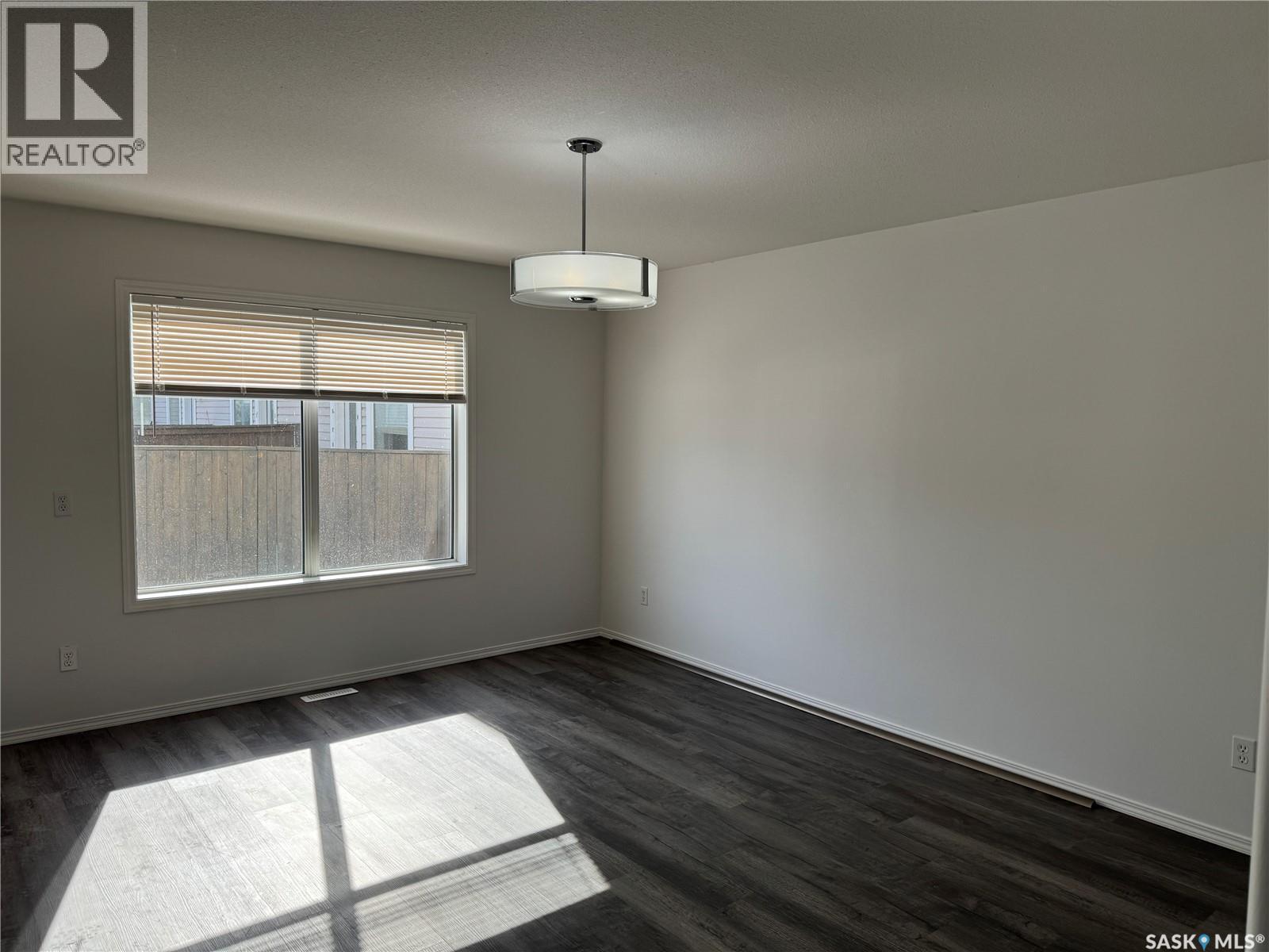 2 802 K Avenue N, Saskatoon, SK - Indoor Photo Showing Other Room