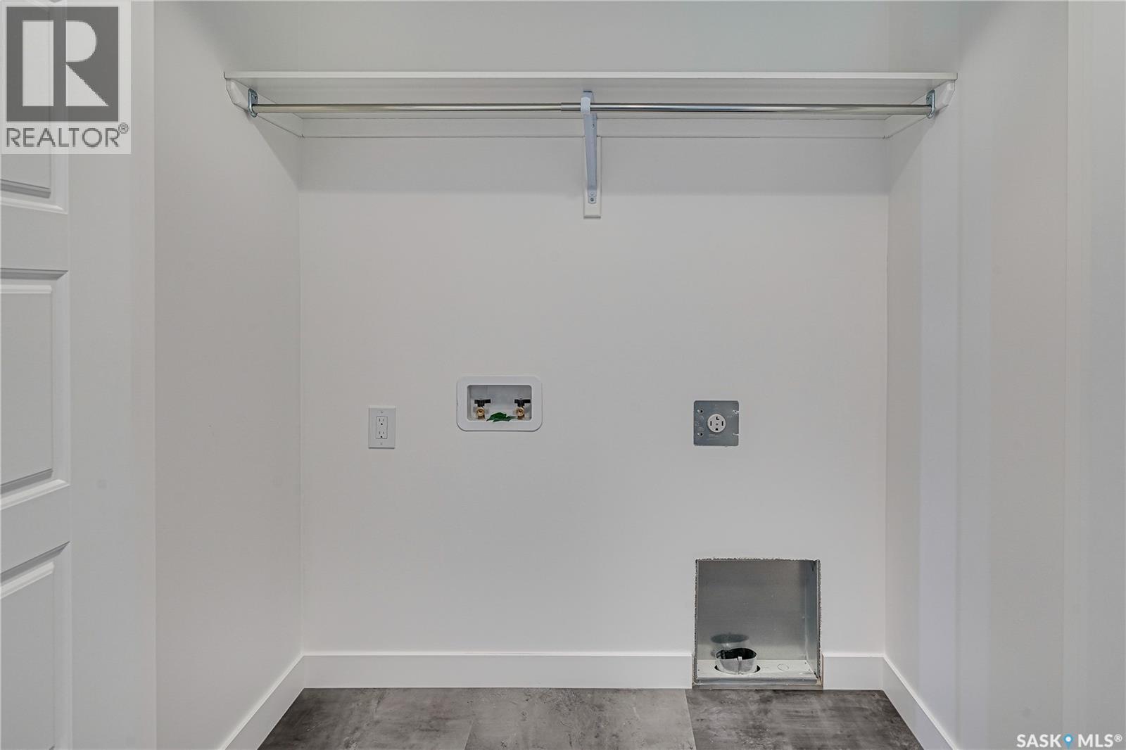 570 Traeger Manor, Saskatoon, SK - Indoor With Storage