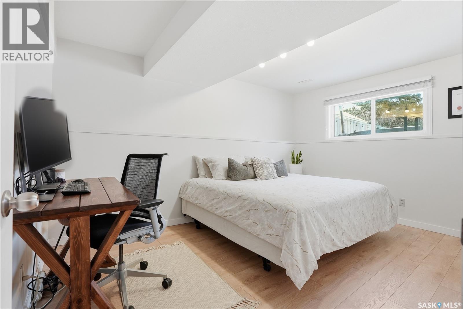 145 Stillwater Drive, Saskatoon, SK - Indoor Photo Showing Bedroom
