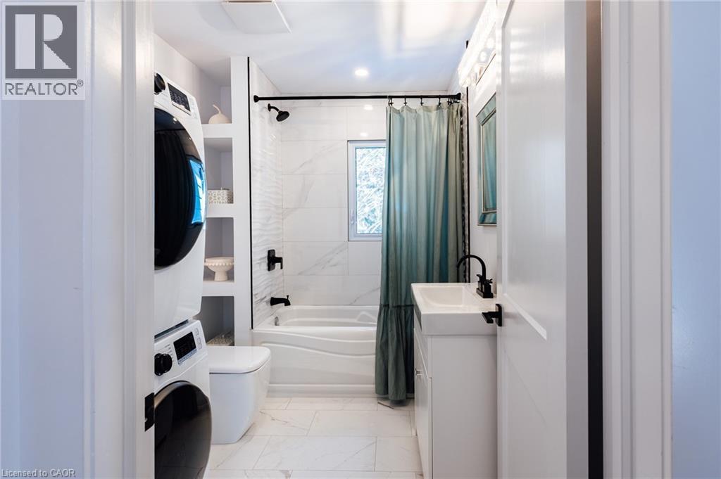 62 Lang Crescent, Kitchener, ON - Indoor Photo Showing Bathroom