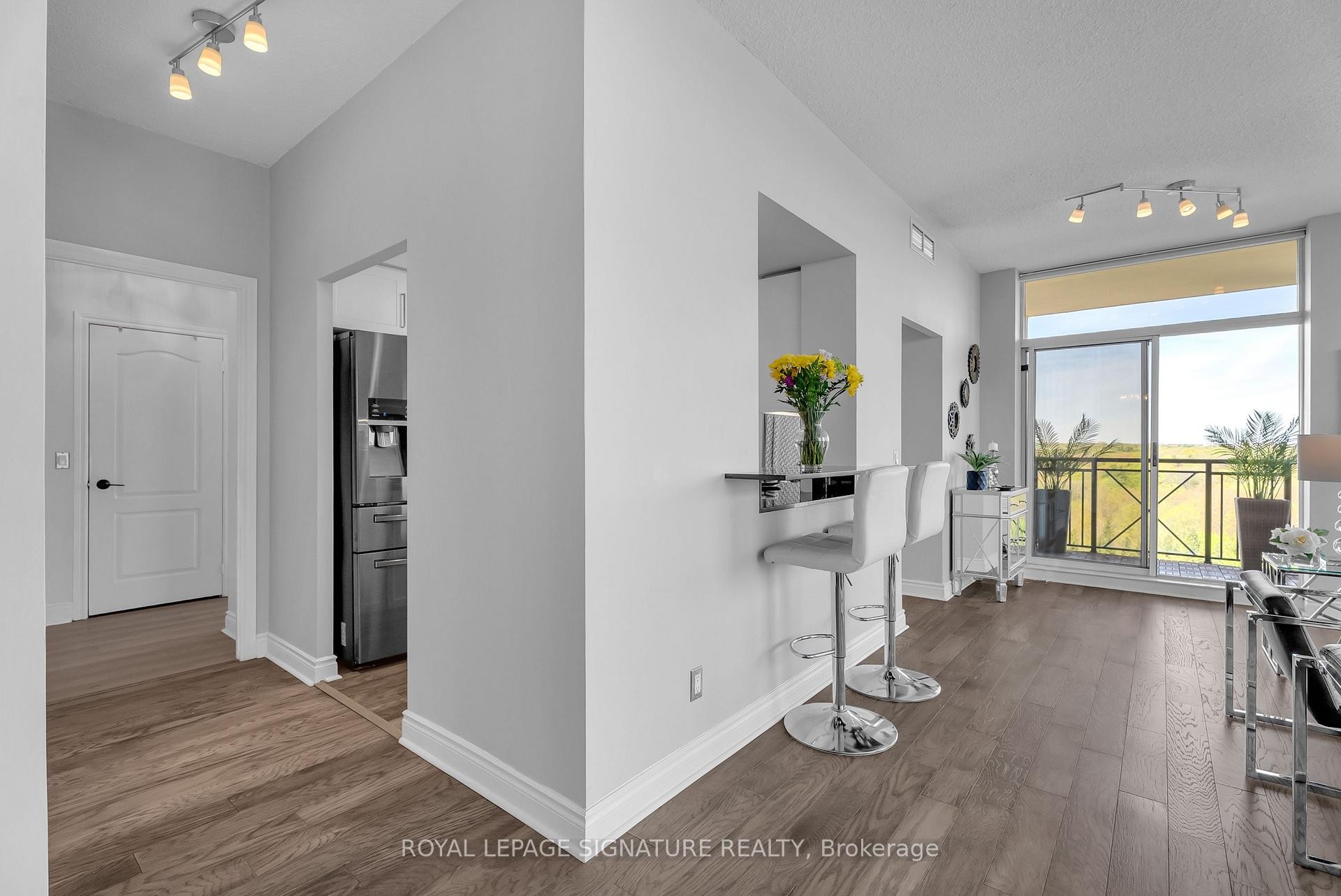 905-1101 Leslie Street, Toronto, ON - Indoor Photo Showing Other Room