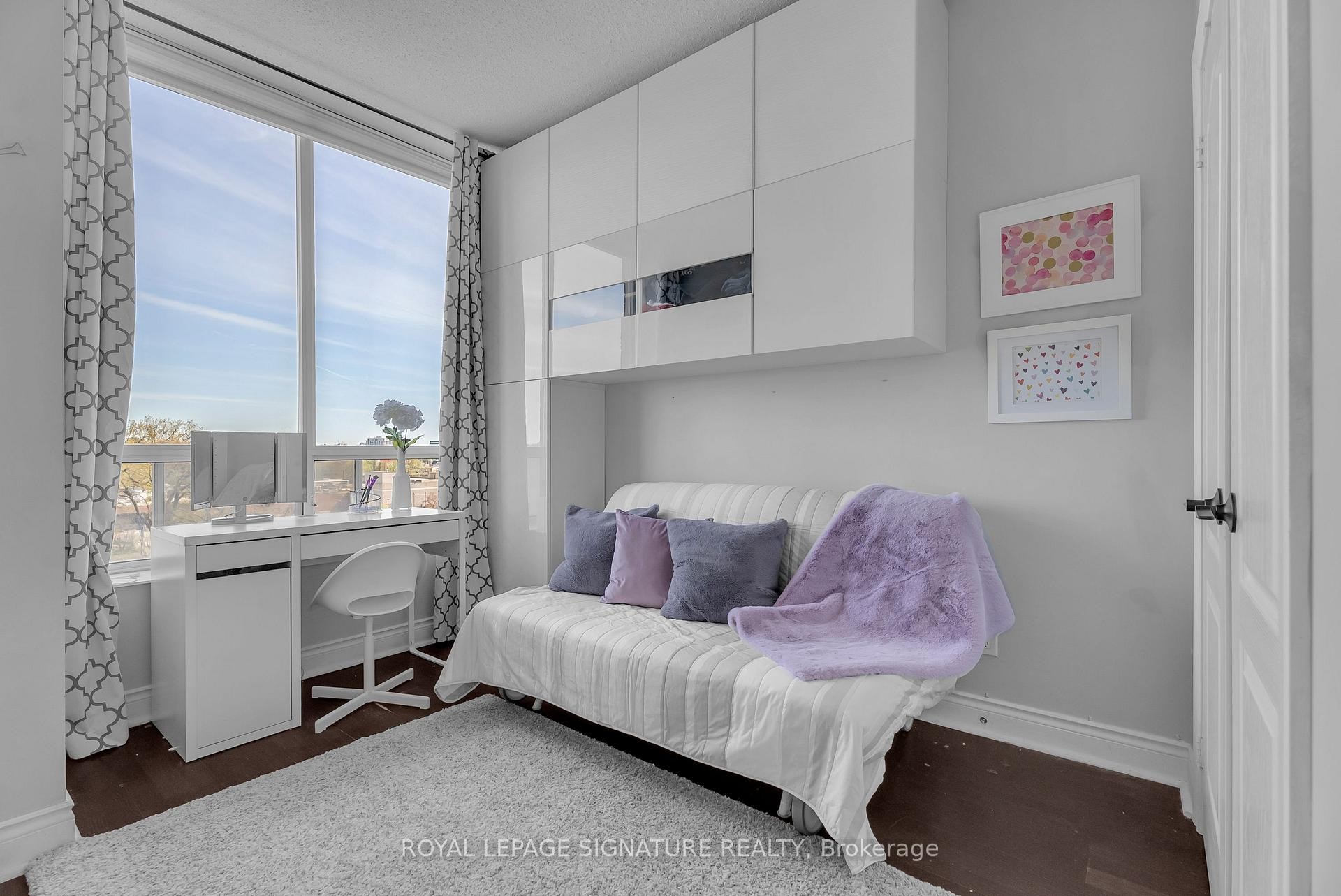 905-1101 Leslie Street, Toronto, ON - Indoor