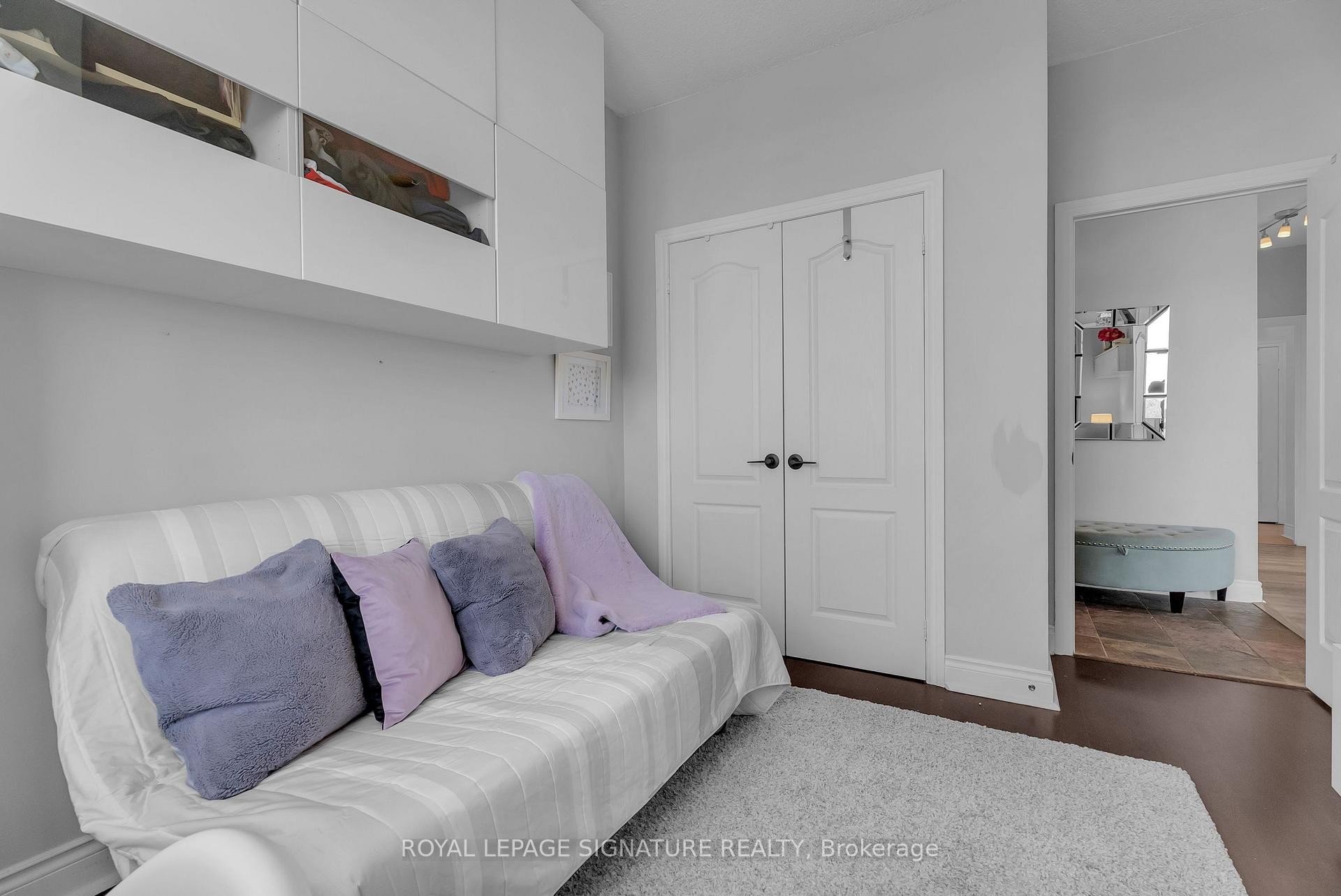 905-1101 Leslie Street, Toronto, ON - Indoor