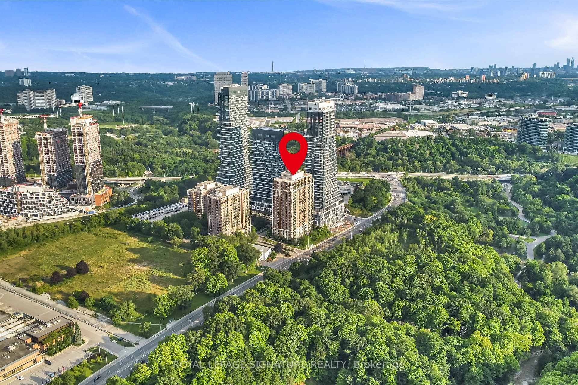 905-1101 Leslie Street, Toronto, ON - Outdoor With View