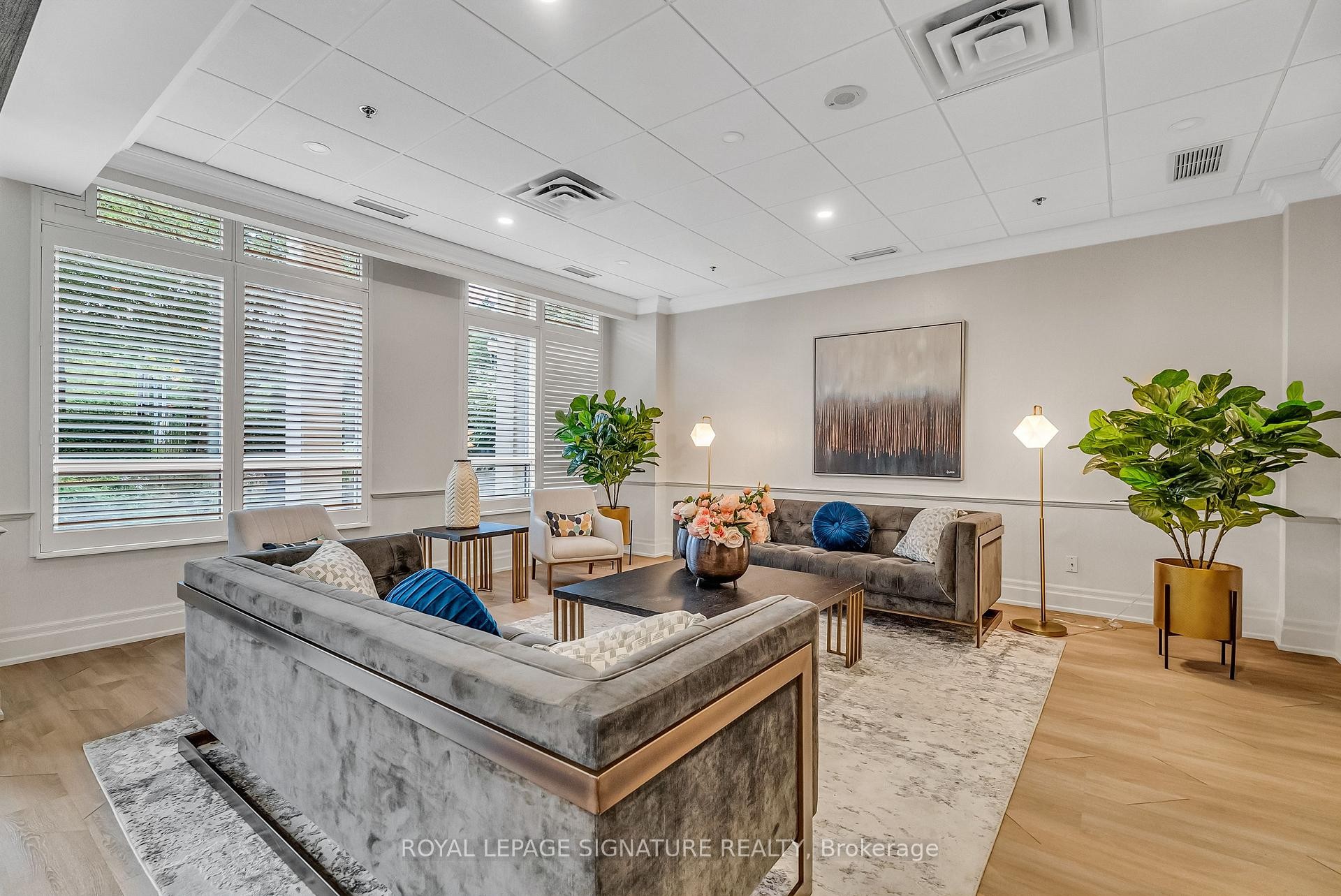 905-1101 Leslie Street, Toronto, ON - Indoor