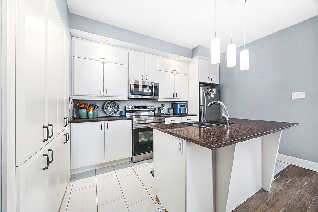 Kitchen - 3-92 Rue Du Vison, Gatineau (Aylmer), QC - Indoor Photo Showing Kitchen With Double Sink
