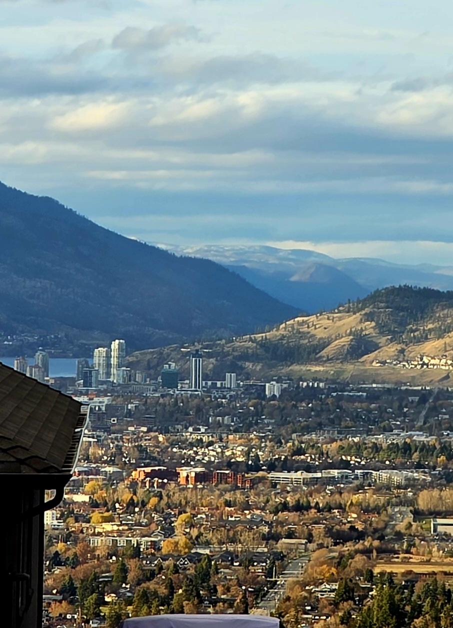 742 Crozier Avenue, Kelowna, BC - Outdoor With View