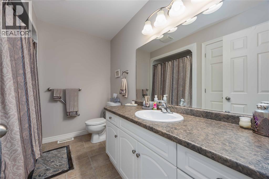 5700 Blackwell Sideroad Unit# 143, Sarnia, ON - Indoor Photo Showing Bathroom