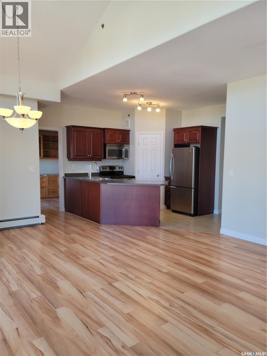304 928 Heritage View, Saskatoon, SK - Indoor Photo Showing Kitchen