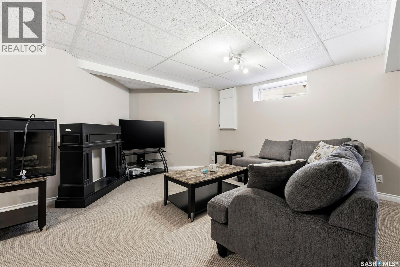 1368 Maple Leaf Crescent N, Regina, SK - Indoor Photo Showing Other Room