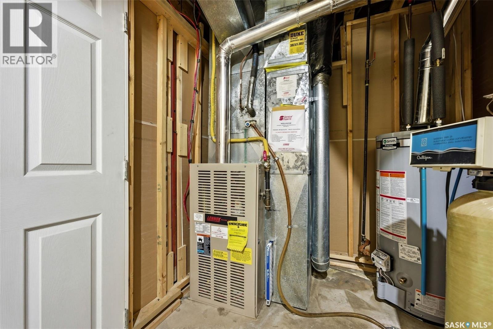 1368 Maple Leaf Crescent N, Regina, SK - Indoor Photo Showing Basement