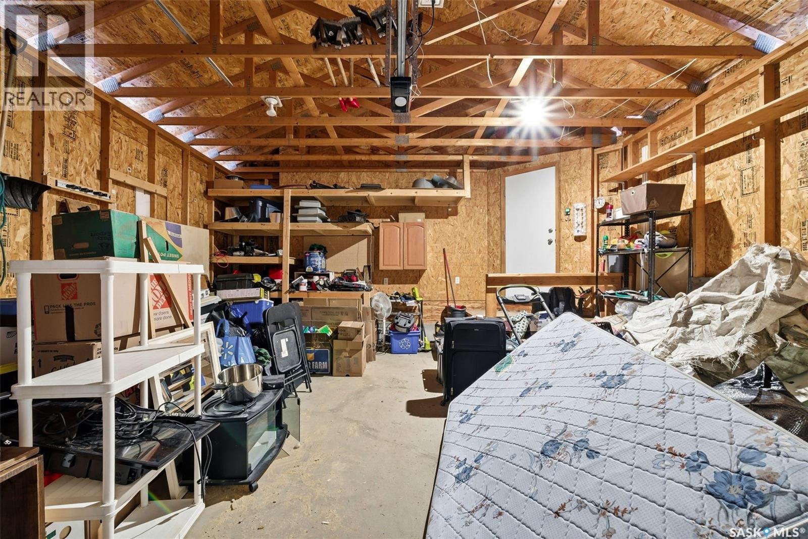 1368 Maple Leaf Crescent N, Regina, SK - Indoor Photo Showing Basement