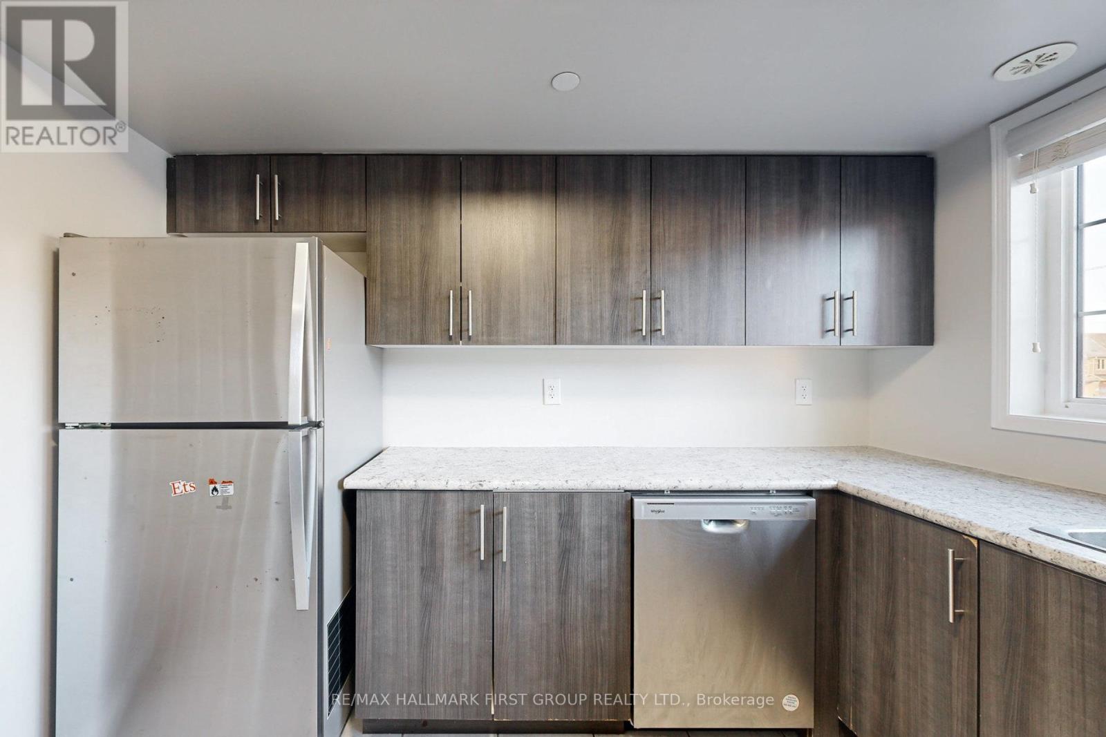 2532 Bromus Path, Oshawa, ON - Indoor Photo Showing Kitchen