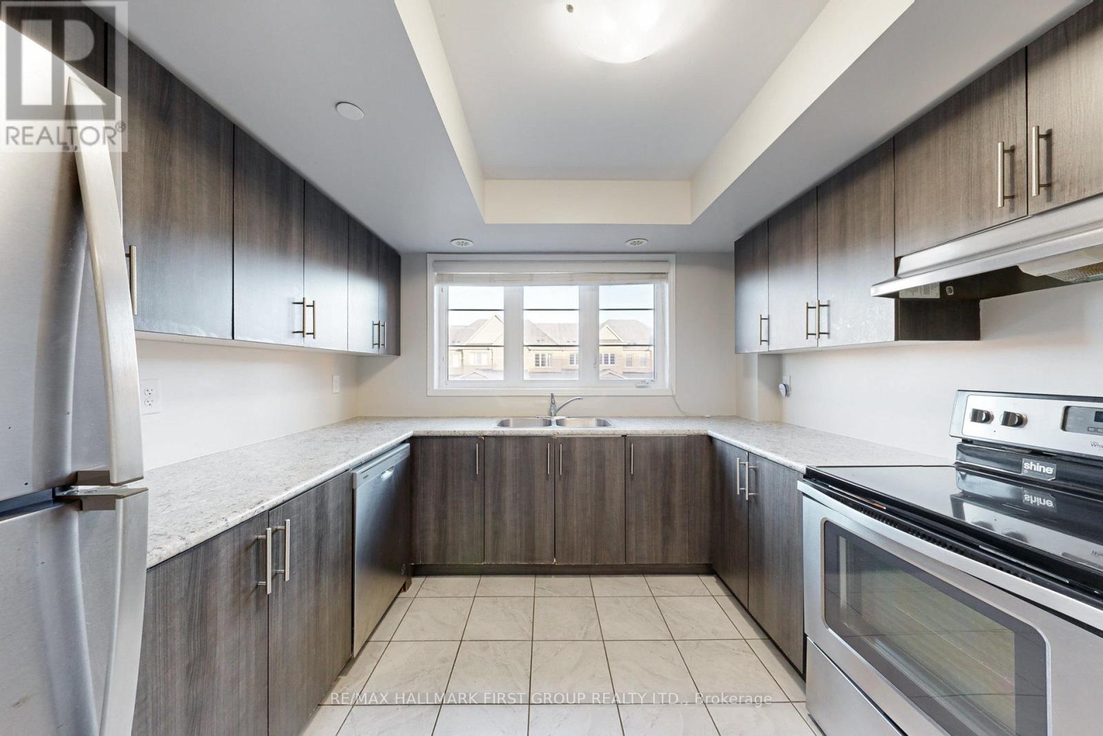 2532 Bromus Path, Oshawa, ON - Indoor Photo Showing Kitchen With Double Sink