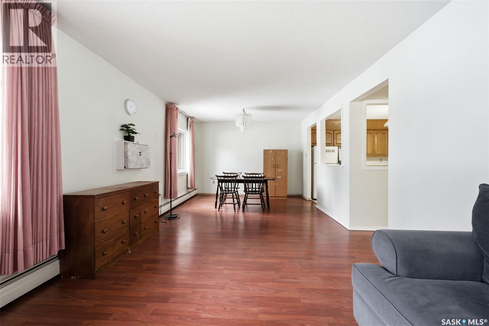 3 4341 Rae Street, Regina, SK - Indoor Photo Showing Living Room