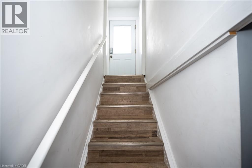 62 Harold Court, Hamilton, ON - Indoor Photo Showing Other Room