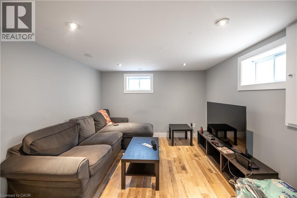 62 Harold Court, Hamilton, ON - Indoor Photo Showing Other Room