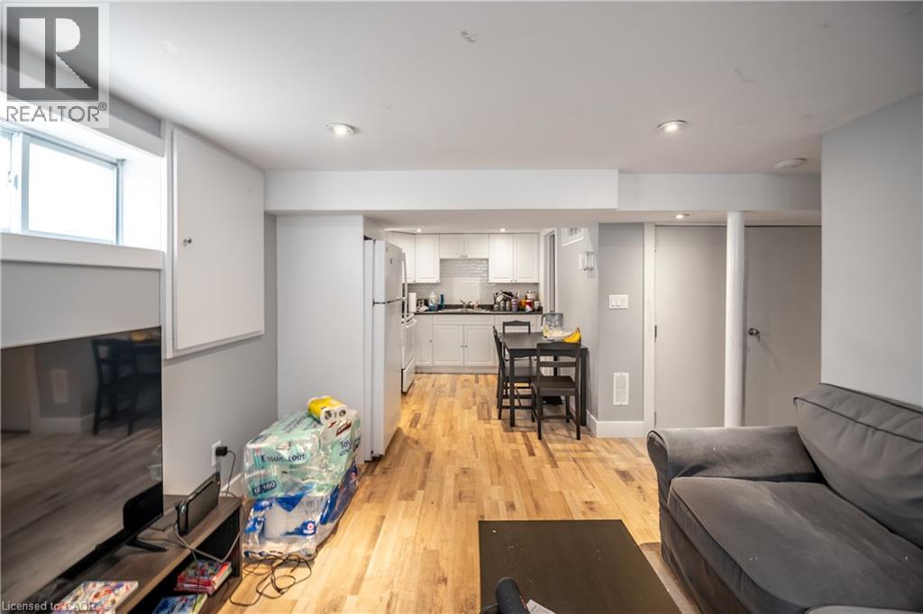 62 Harold Court, Hamilton, ON - Indoor Photo Showing Other Room