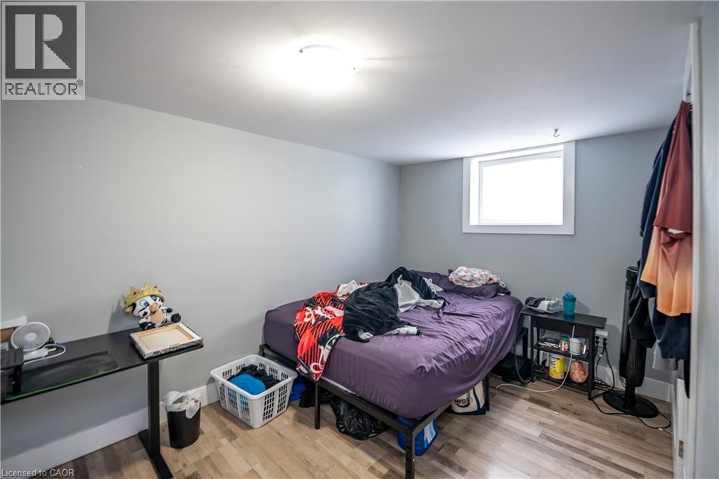 62 Harold Court, Hamilton, ON - Indoor Photo Showing Bedroom