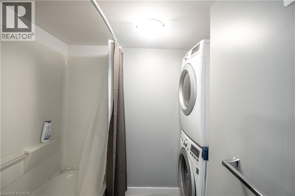 62 Harold Court, Hamilton, ON - Indoor Photo Showing Laundry Room