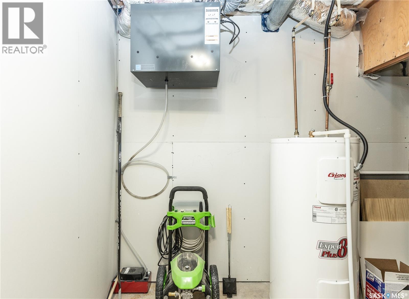 1313 Elevator Road, Saskatoon, SK - Indoor Photo Showing Basement