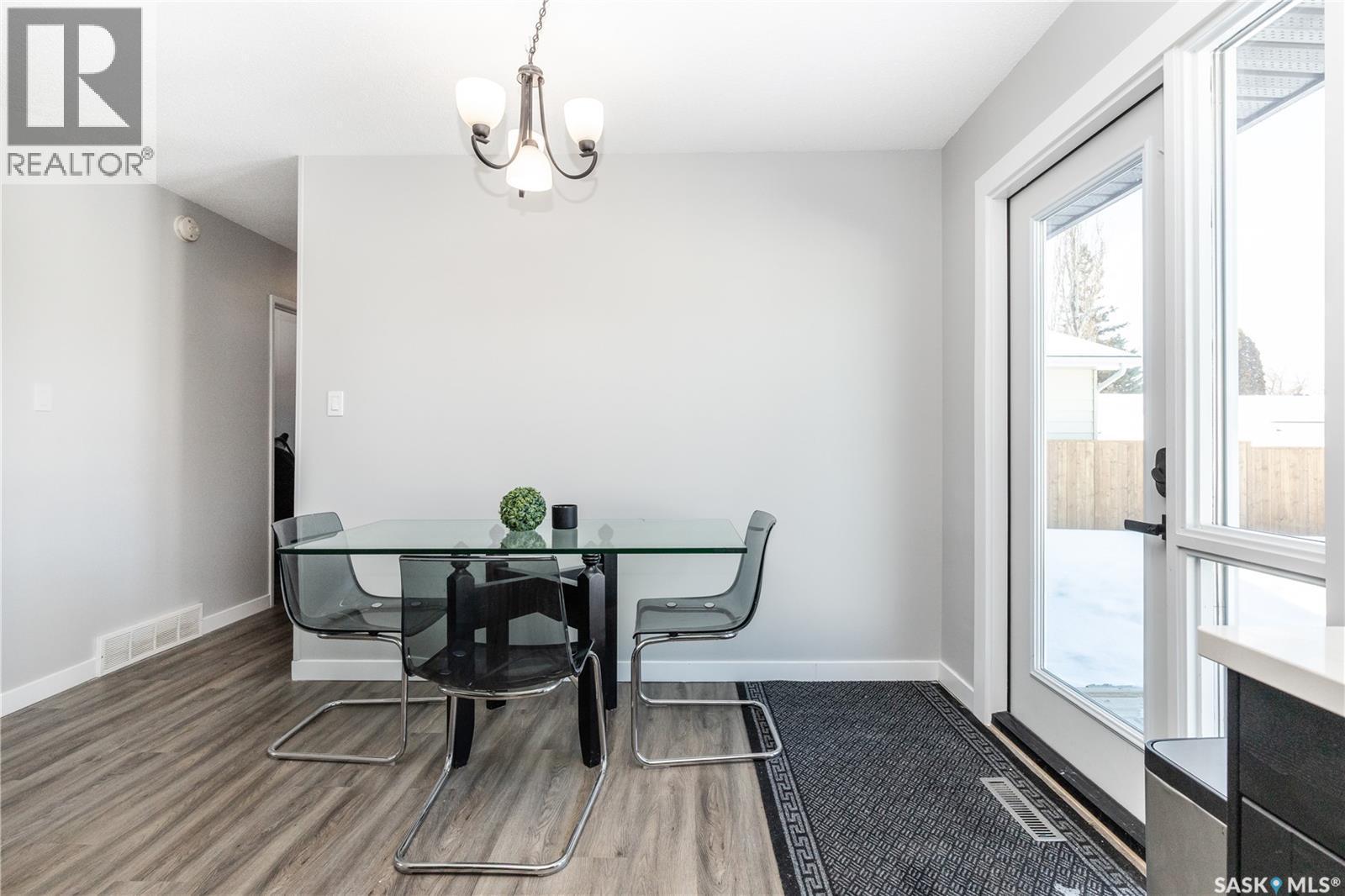 1313 Elevator Road, Saskatoon, SK - Indoor Photo Showing Dining Room