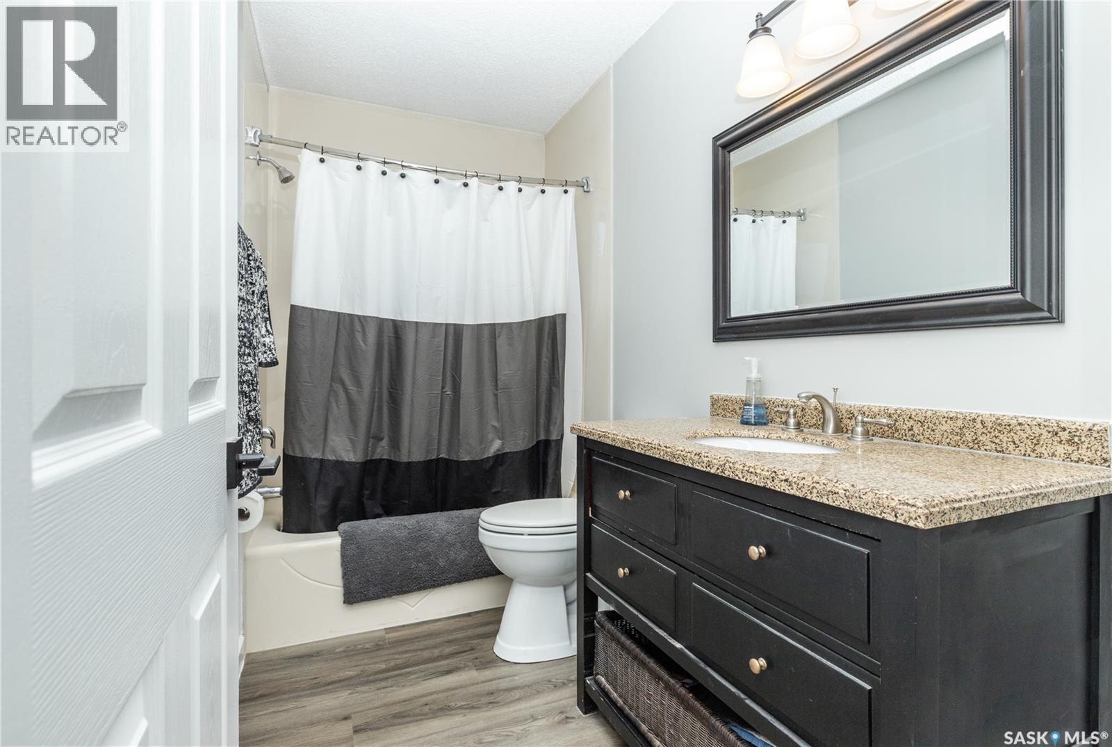 1313 Elevator Road, Saskatoon, SK - Indoor Photo Showing Bathroom