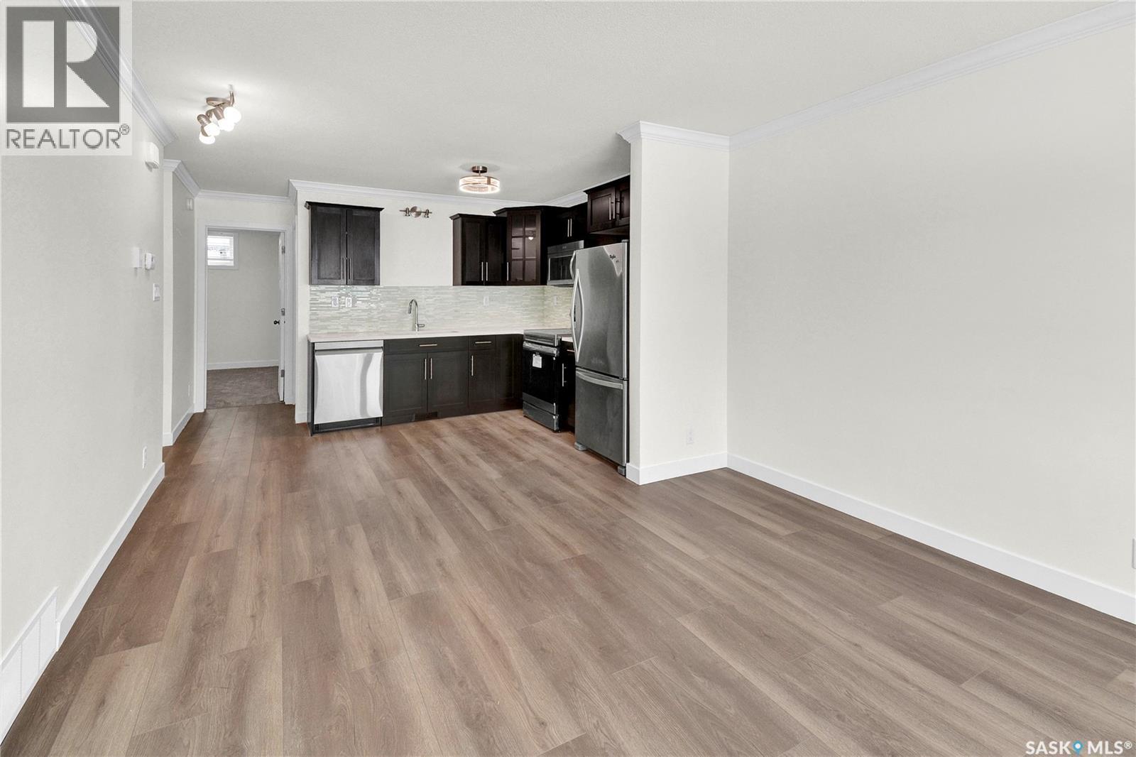 256 250 Akhtar Bend, Saskatoon, SK - Indoor Photo Showing Kitchen