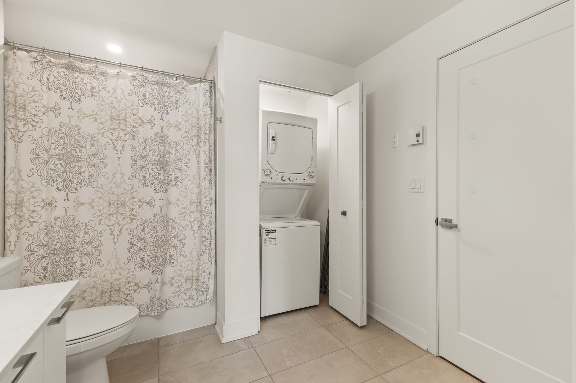 Bathroom - 409-64 Boul. De Lucerne, Gatineau (Aylmer), QC - Indoor Photo Showing Laundry Room