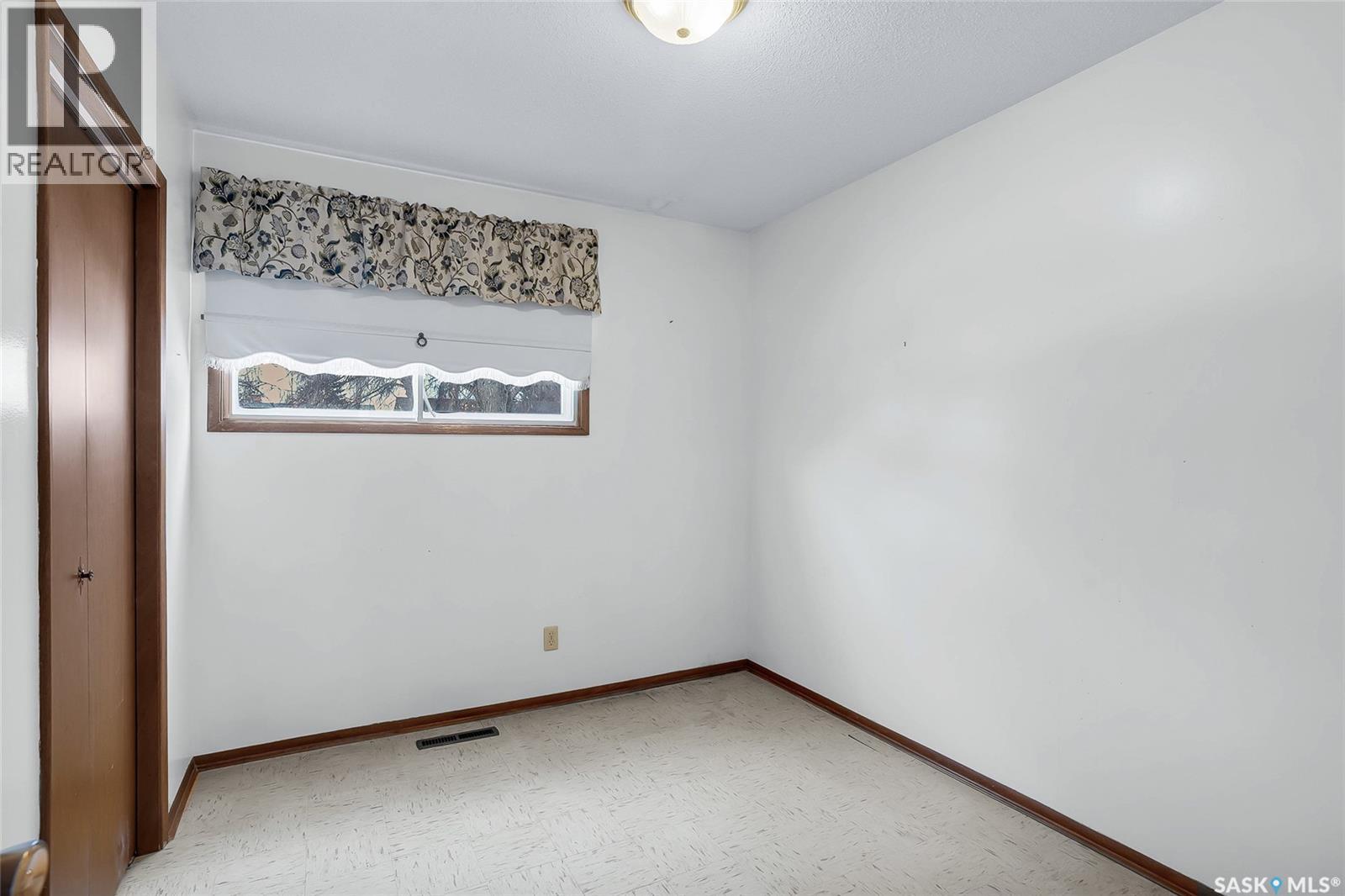 90 Bence Crescent, Saskatoon, SK - Indoor Photo Showing Other Room
