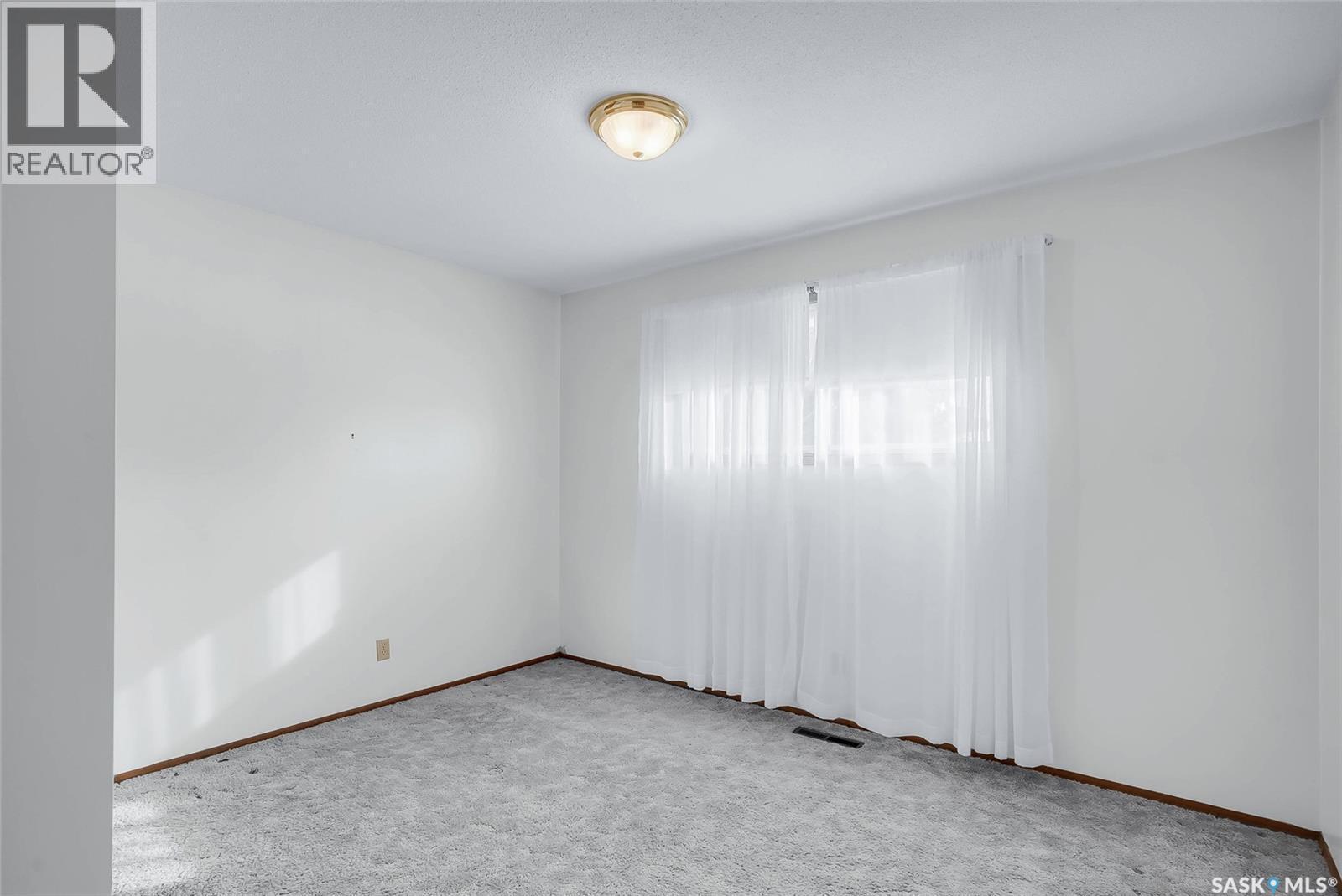 90 Bence Crescent, Saskatoon, SK - Indoor Photo Showing Other Room