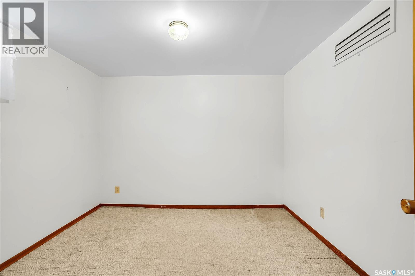 90 Bence Crescent, Saskatoon, SK - Indoor Photo Showing Other Room