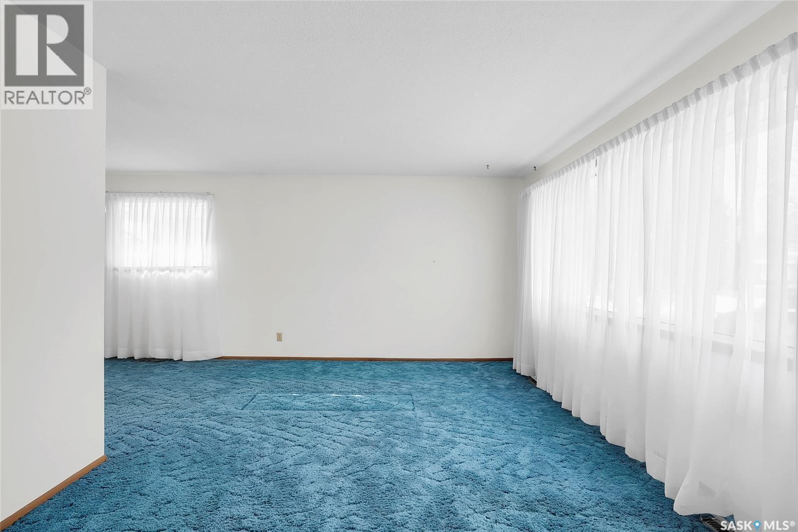 90 Bence Crescent, Saskatoon, SK - Indoor Photo Showing Other Room