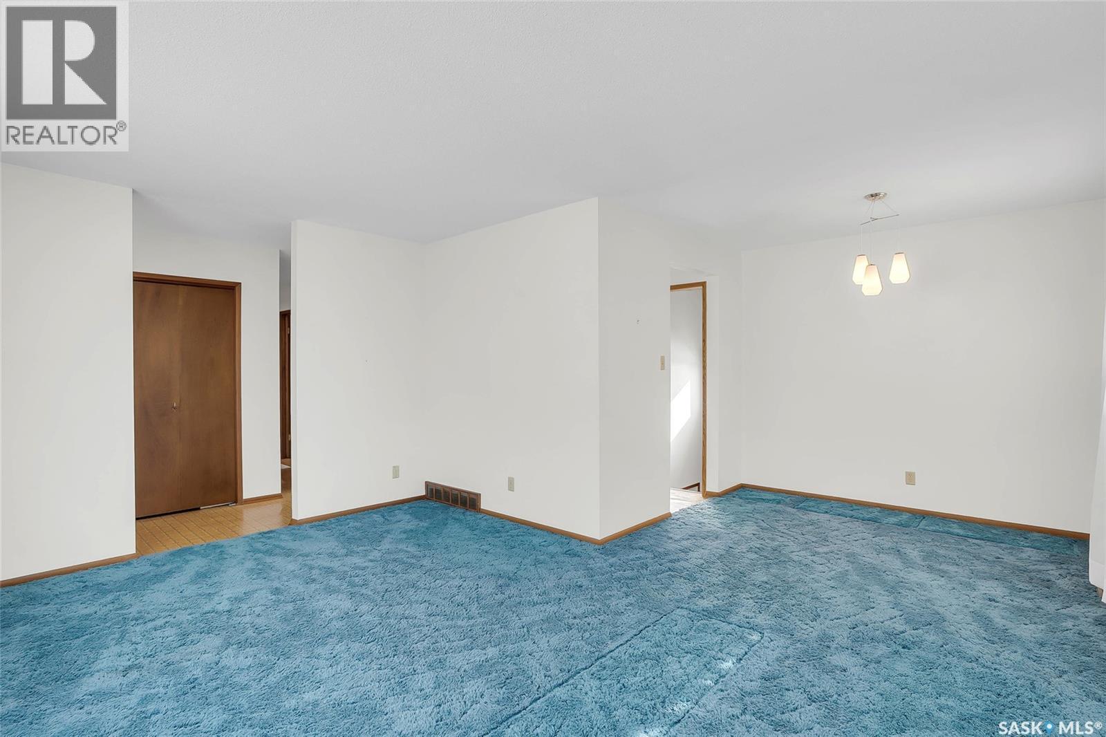 90 Bence Crescent, Saskatoon, SK - Indoor Photo Showing Other Room