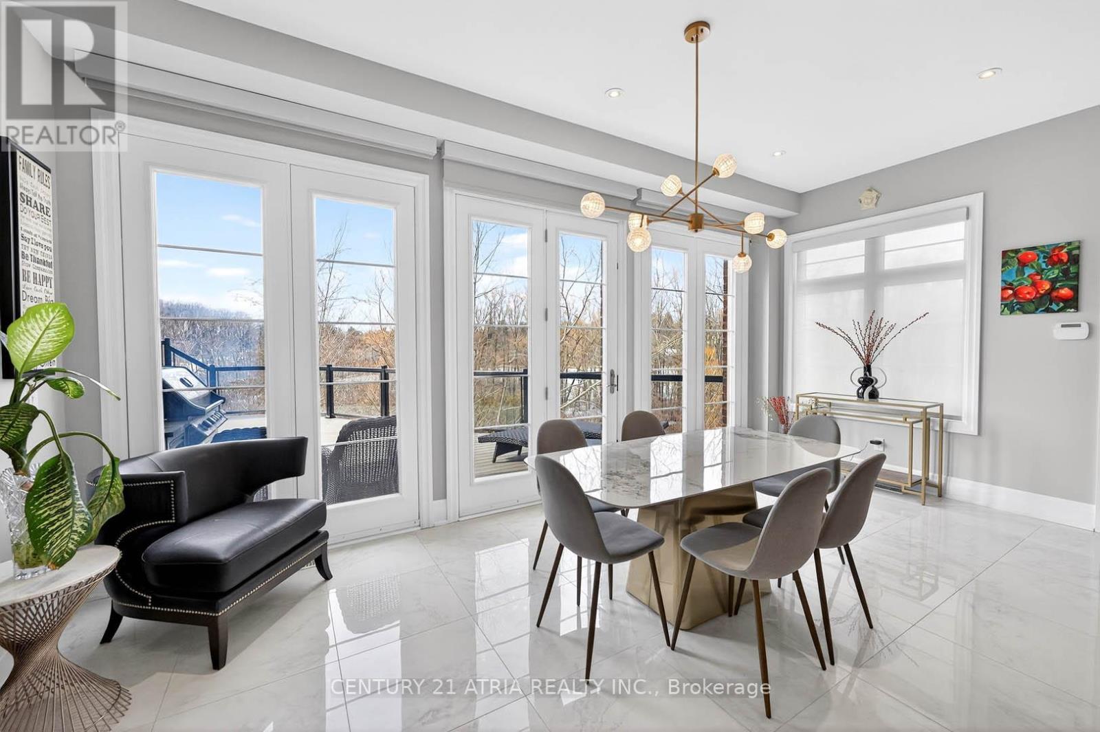 122 Burns Boulevard, King, ON - Indoor Photo Showing Dining Room