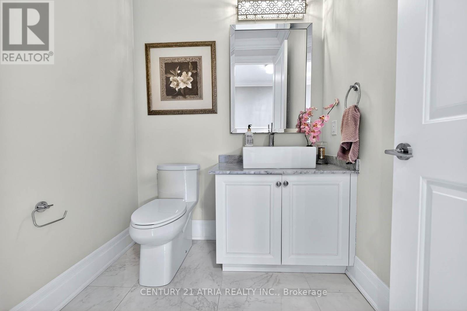 122 Burns Boulevard, King, ON - Indoor Photo Showing Bathroom